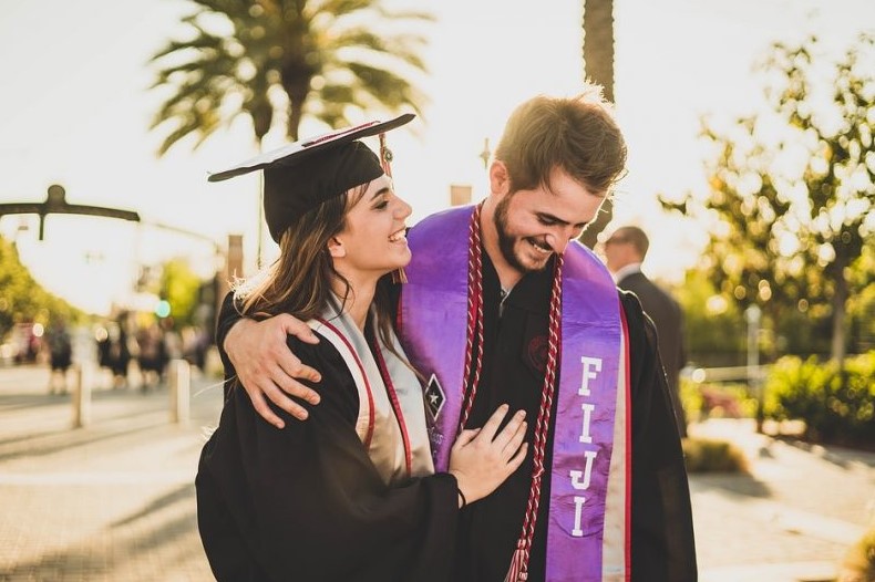 Why You Never Had a Successful Long-Term Relationship in College